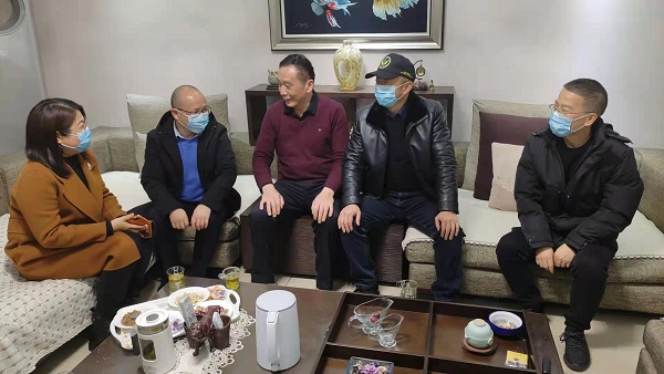 ����ϵ������ְ�� �߷�ο��ů���ġ����εز����Ź�˾��֯��չ����ο���˶�